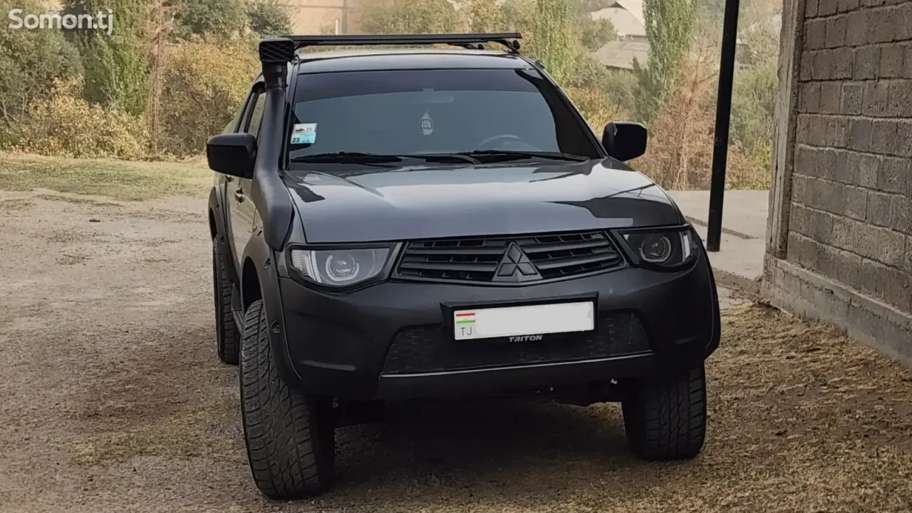 Mitsubishi L200 2012 · 2.4 MT