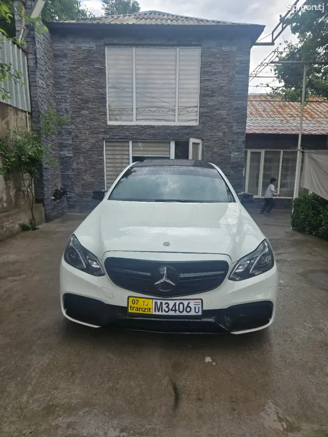 Mercedes-Benz E class 2010 · 3.5 AT