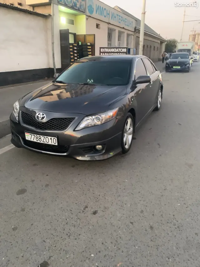 Toyota Camry 2010 · 2.5 AT
