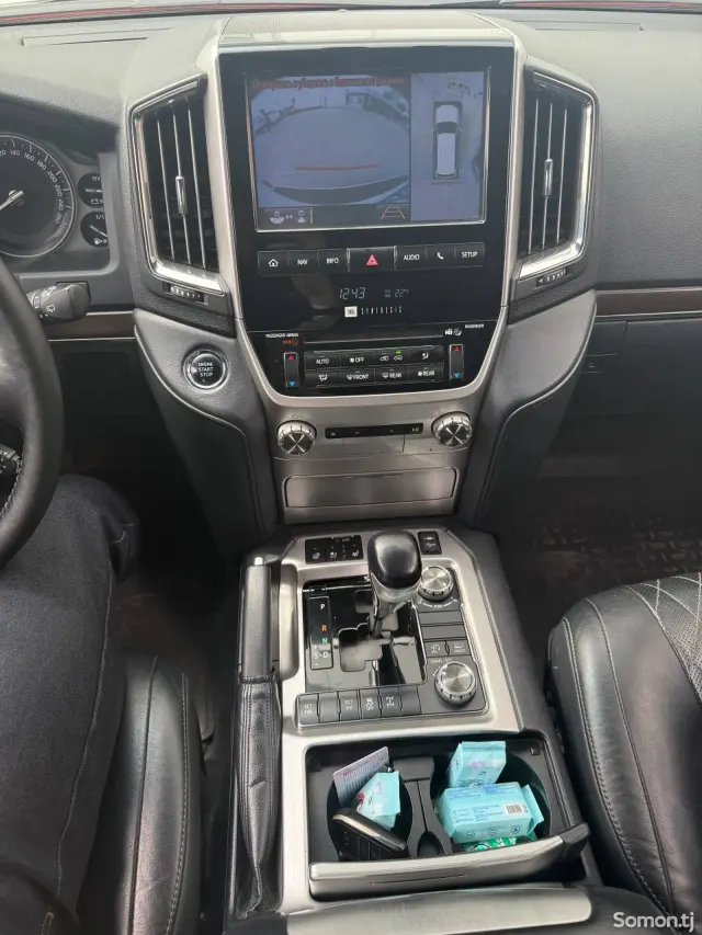 Toyota Land Cruiser 2018 · 4.5 AT