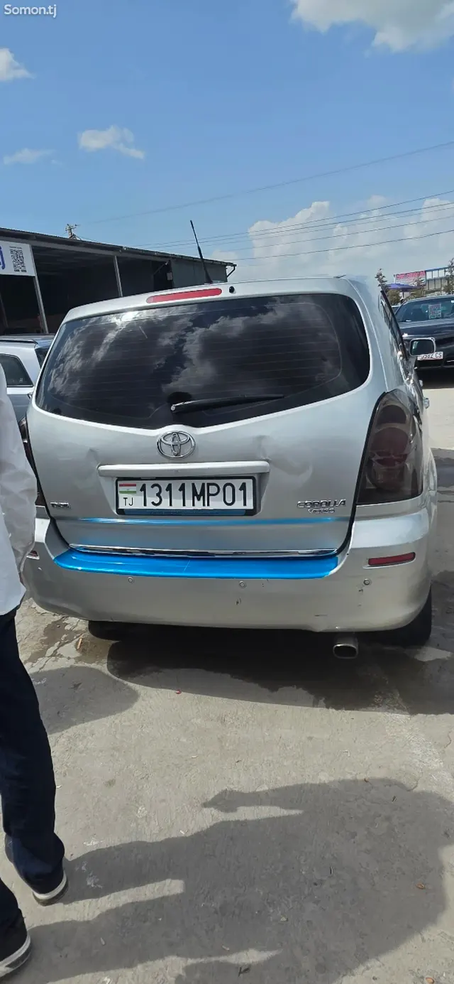 Toyota Avensis Verso 2006 · 0.8 MT