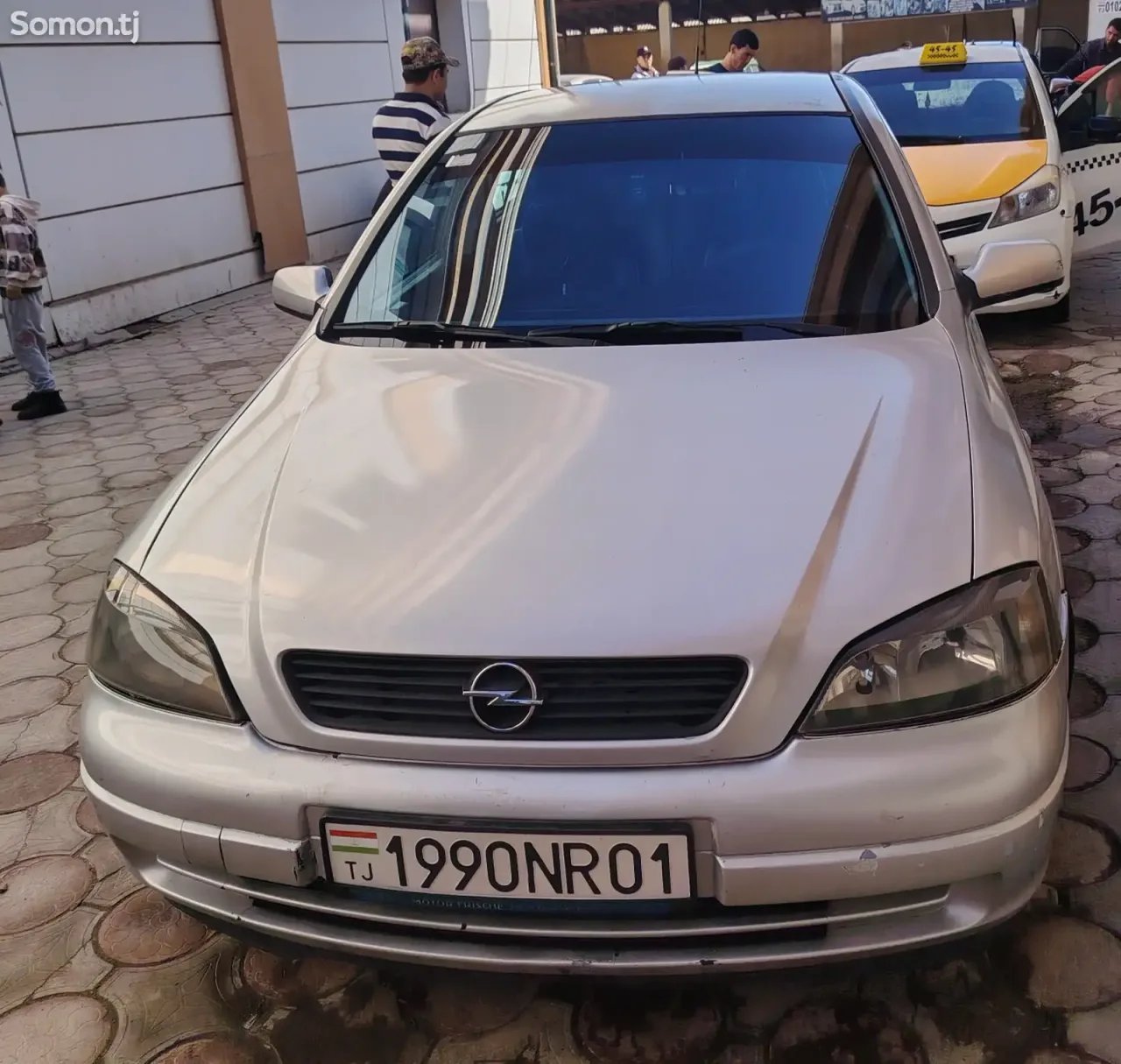 Opel Astra G 1999 · 1.6 MT
