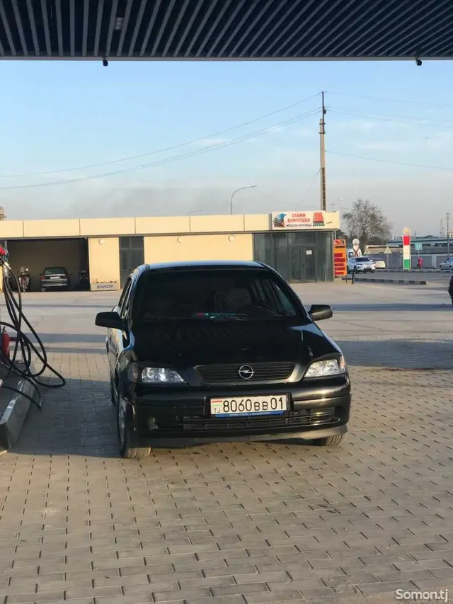 Opel Astra G 1998 · 1.6 MT