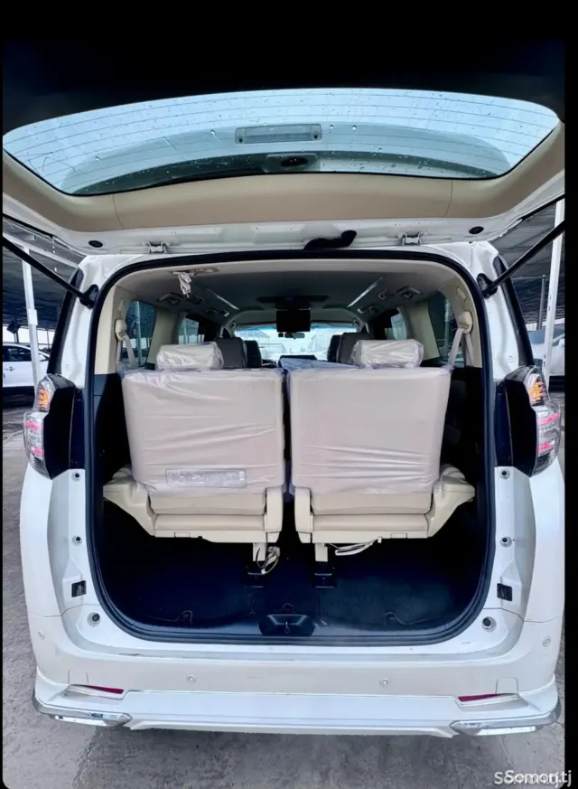 Toyota Vellfire 2016 · 2.5 AT