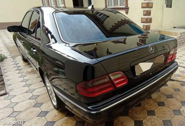 Mercedes-Benz E class 2002 · 2.8 AT