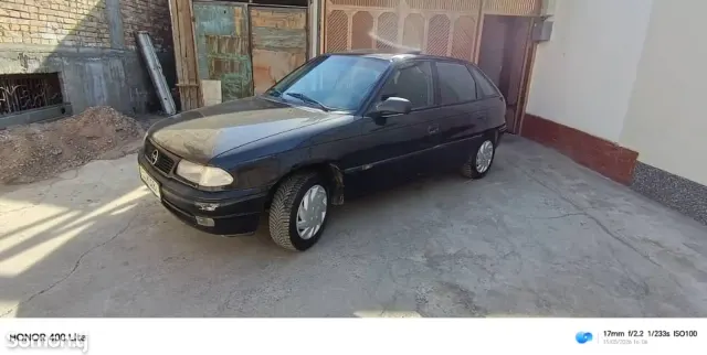 Opel Astra F 1997 · 1.6 MT