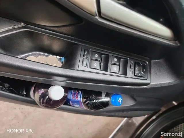 Lada (ВАЗ) Vesta 2017 · 1.6 AT