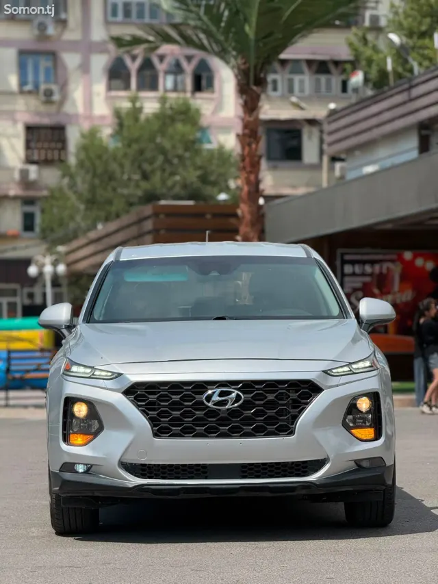 Hyundai Santa Fe 2019 · 2.4 AT