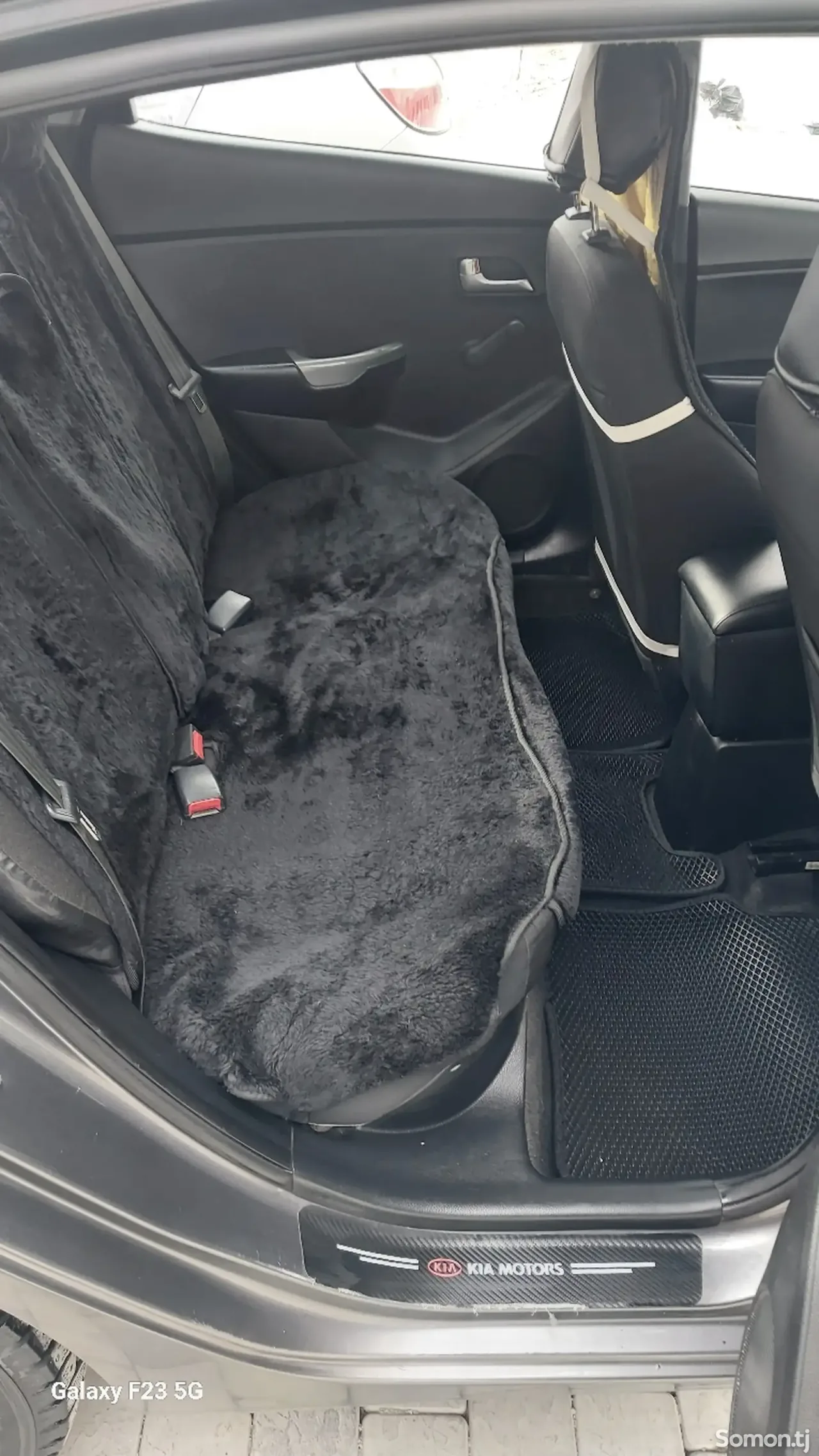 Kia Rio 2015 · 1.4 MT
