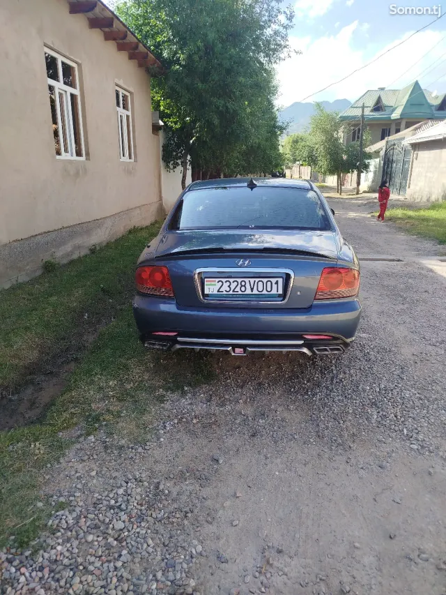 Hyundai Sonata 2004 · 1.8 MT