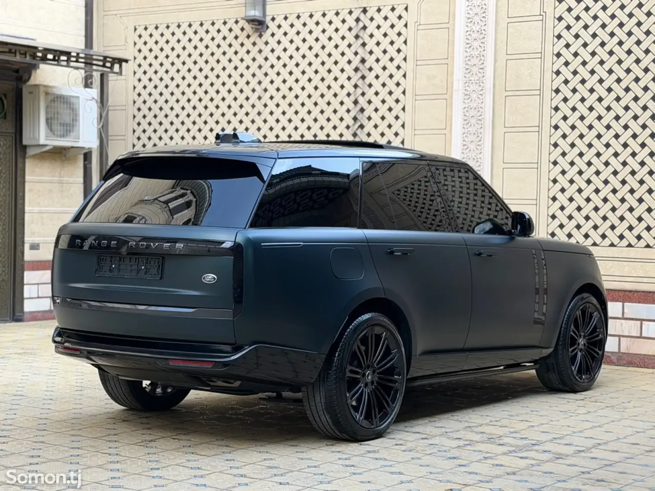 Land Rover Vogue 2024 · 4.4 AT