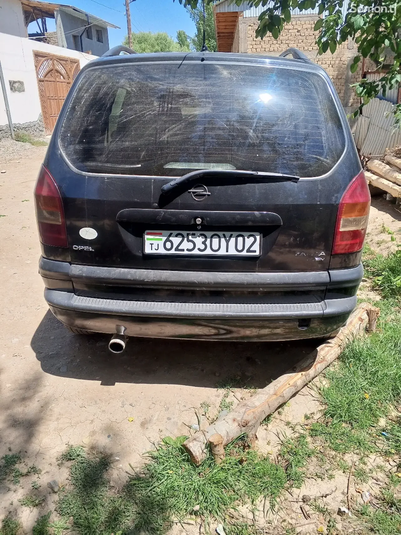 Opel Zafira 2000 · 1.6 MT