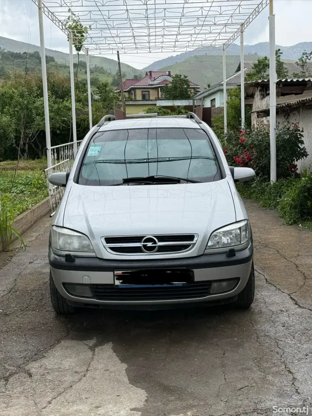 Opel Zafira 1999 · 1.8 MT
