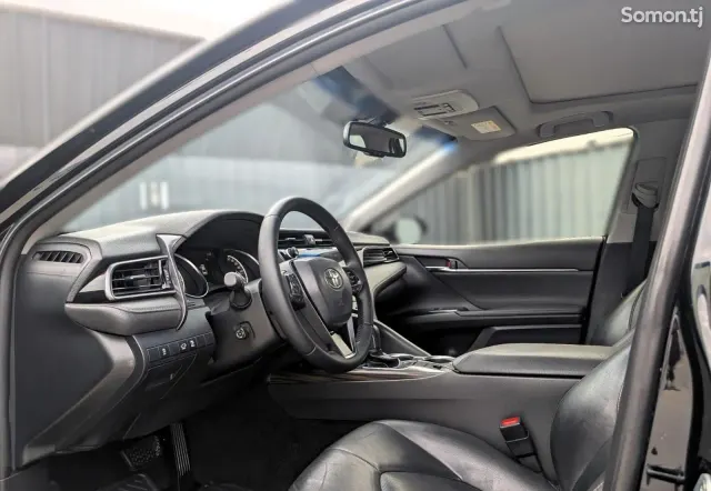 Toyota Camry 2019 · 3.5 AT