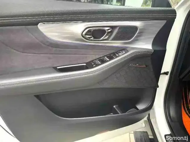 GAC Trumpchi GS8 2024 · 2.0 AT