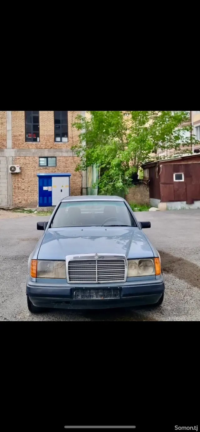 Mercedes-Benz W124 1987 · 2.5 MT