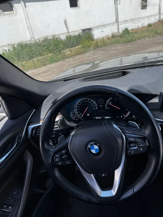 BMW 5 series 2018 · 2.0 AT