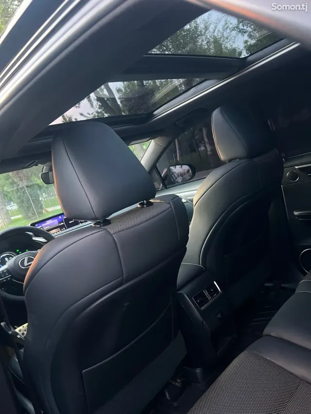 Lexus RX series 2019 · 4.5 AT