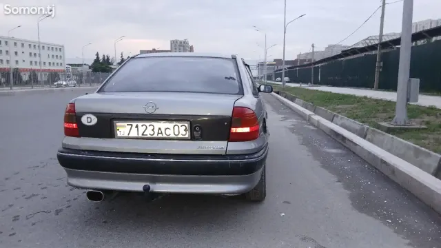 Opel Astra F 1995 · 1.6 MT