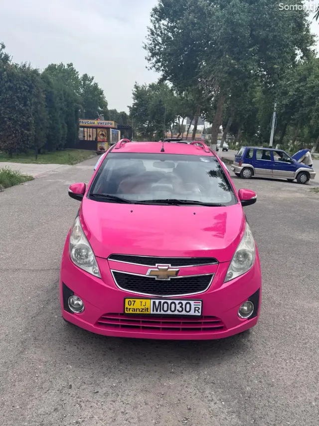 Chevrolet Spark 2010 · 1.0 AT