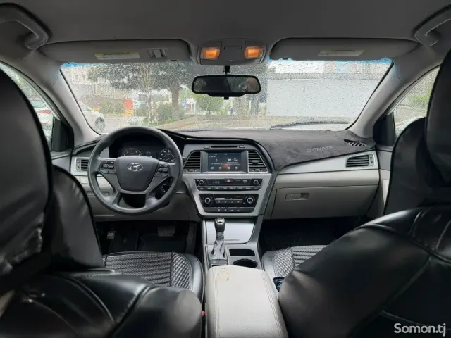 Hyundai Sonata 2017 · 2.4 AT