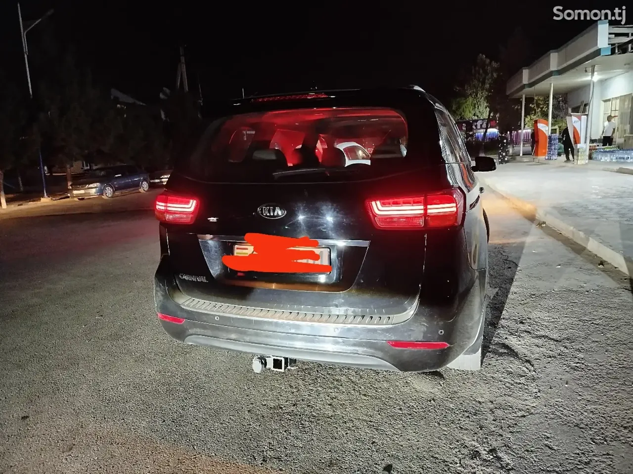 Kia Carnival 2015 · 2.0 AT