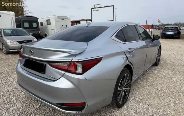 Lexus ES series 2024 · 3.0 AT