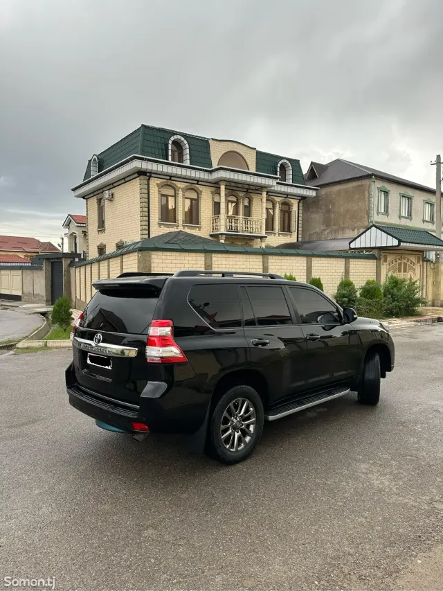 Toyota Land Cruiser Prado 2013 · 4.0 AT