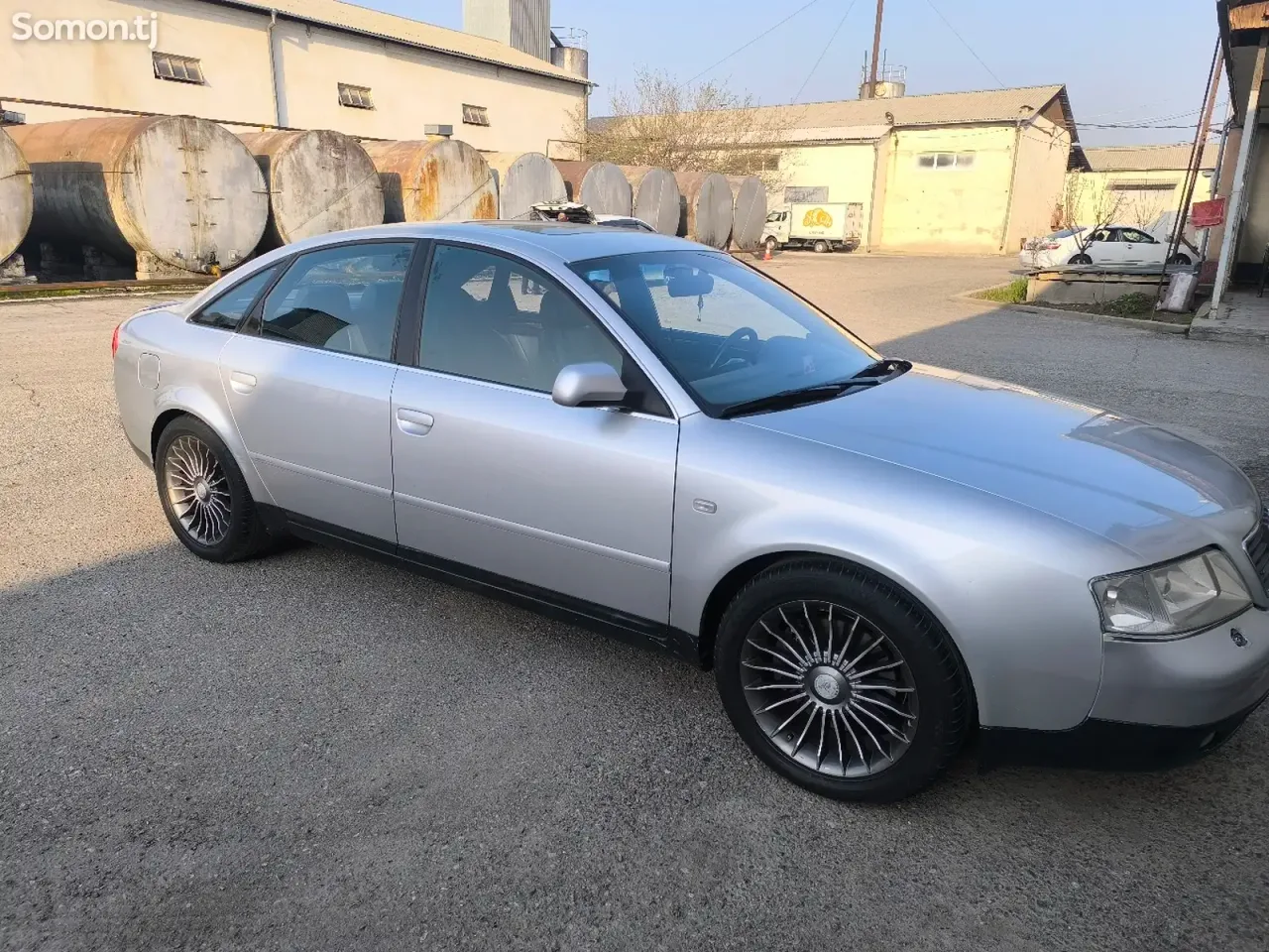 Audi A6 2001 · 2.5 AT