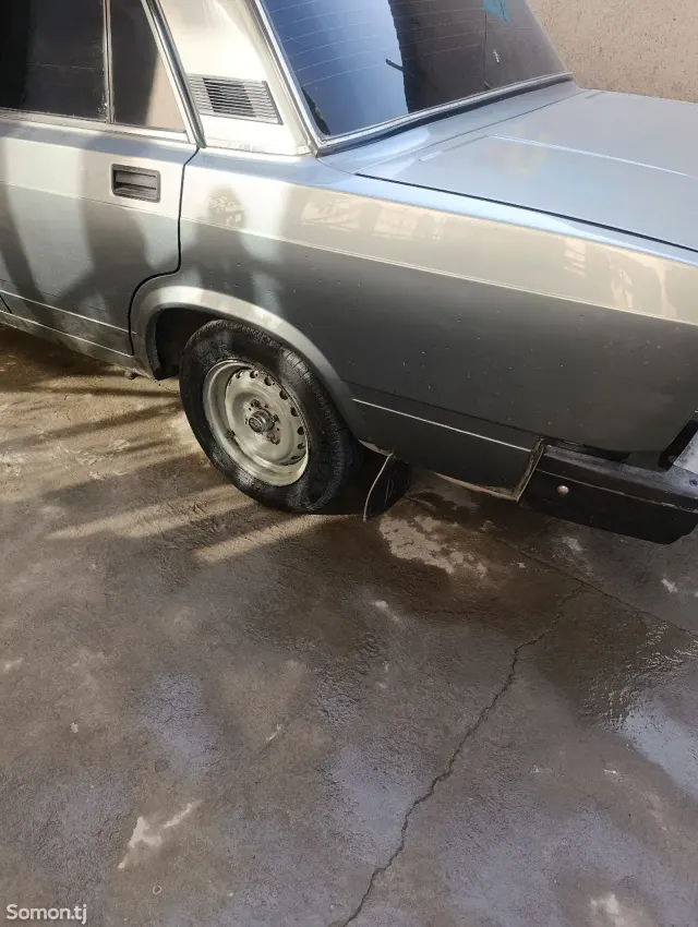 Lada (ВАЗ) 2107 2010 · 0.7 MT