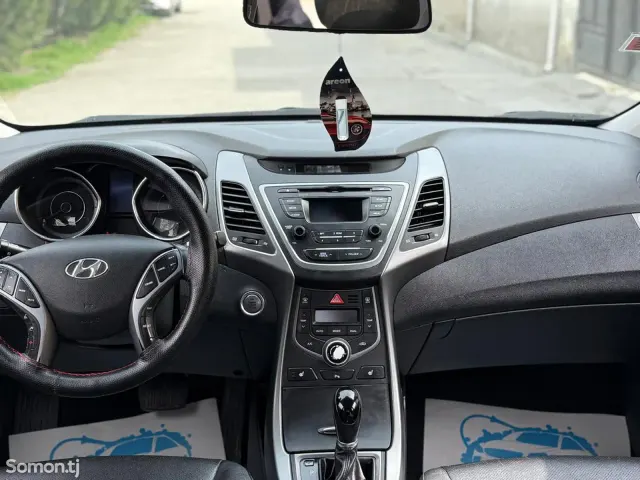 Hyundai Avante 2014 · 1.6 AT