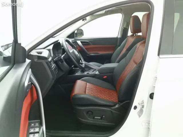 Dongfeng L8 2000 · 1.5 AT