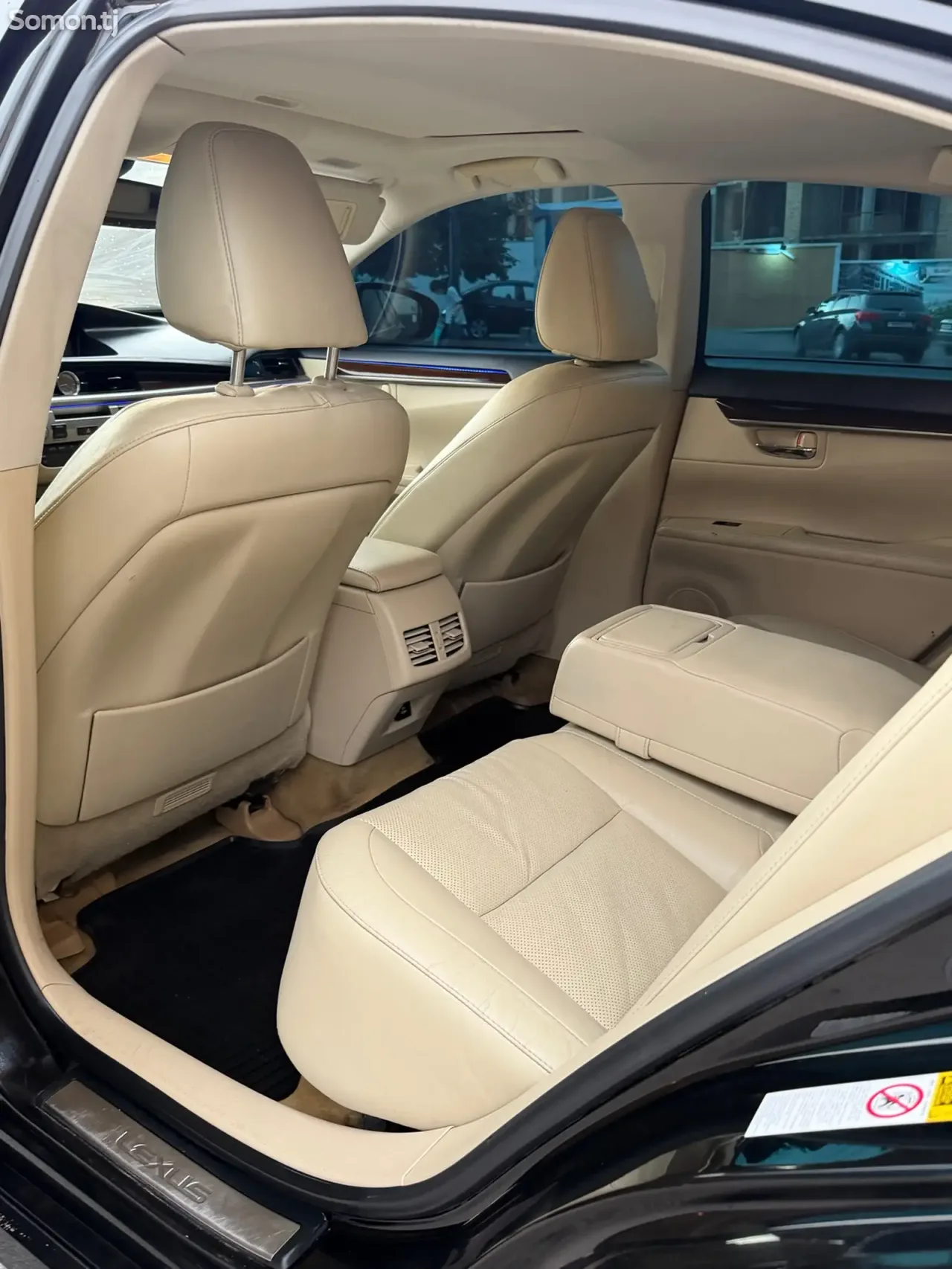 Lexus ES series 2014 · 3.5 AT