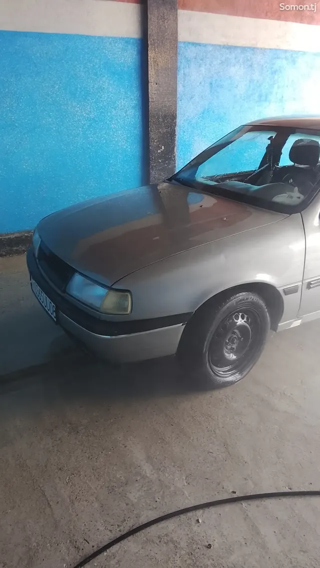 Opel Vectra A 1991 · 1.8 MT