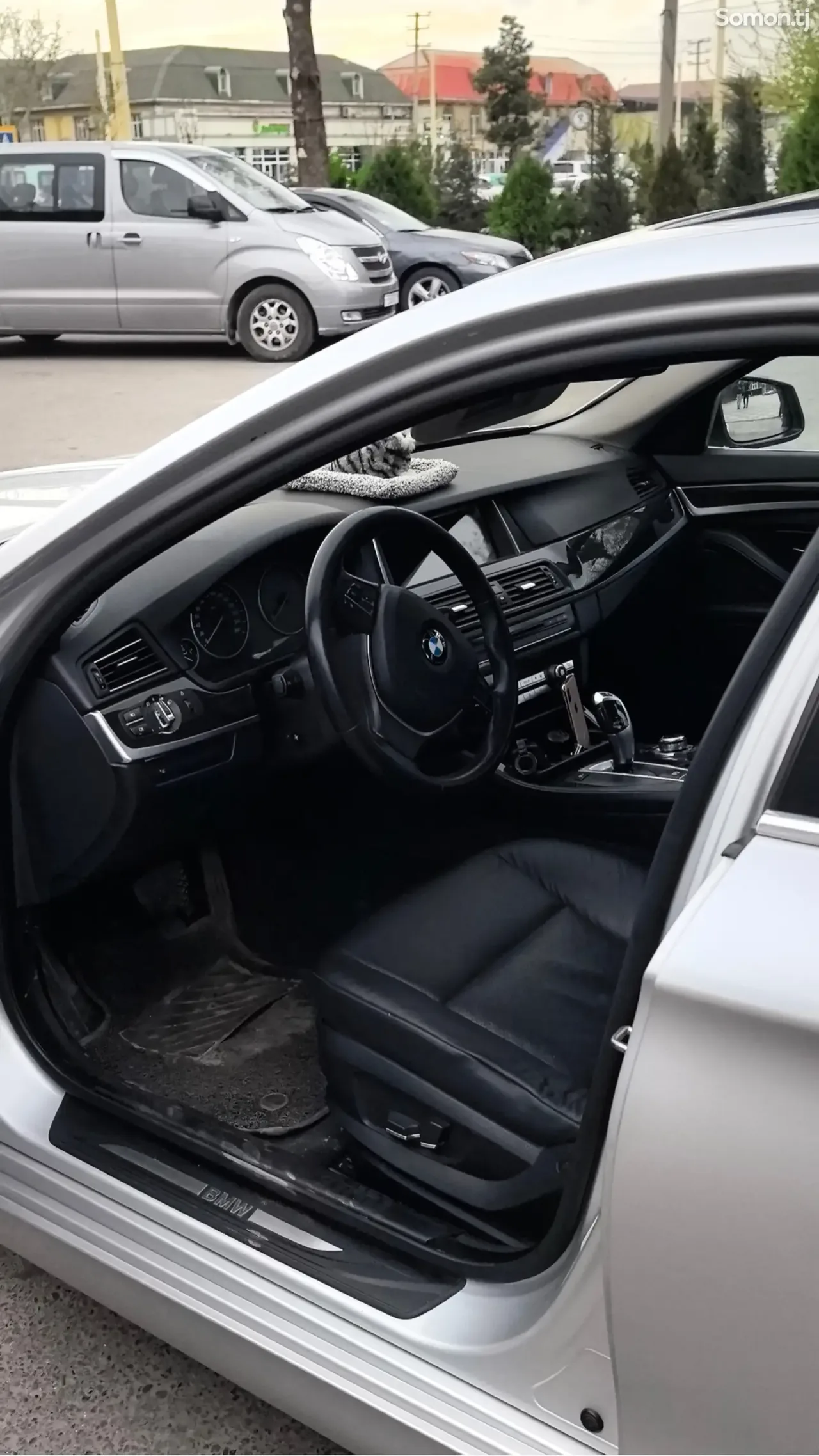 BMW 5 series 2011 · 2.0 AT