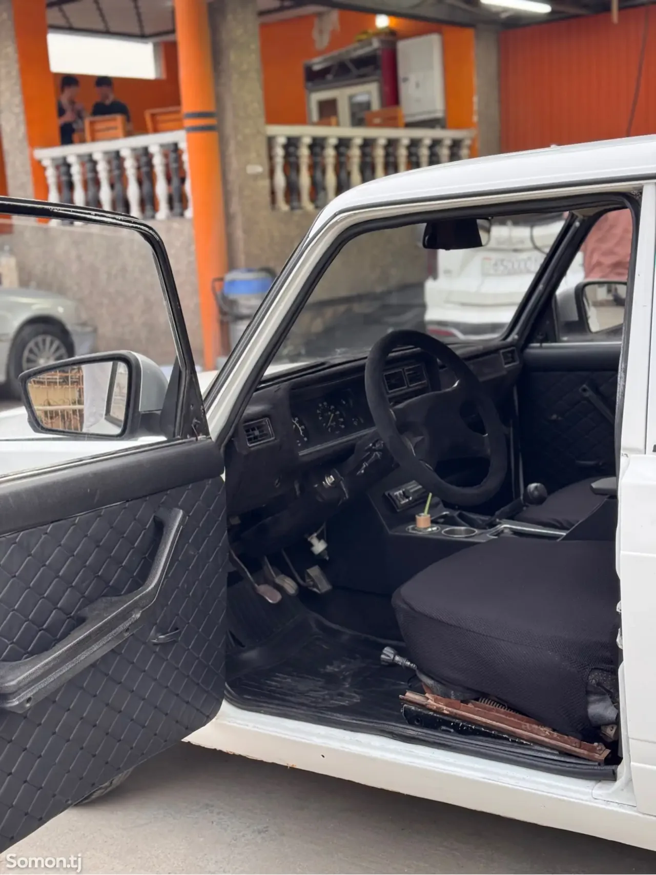 Lada (ВАЗ) 2107 2002 · 1.6 MT