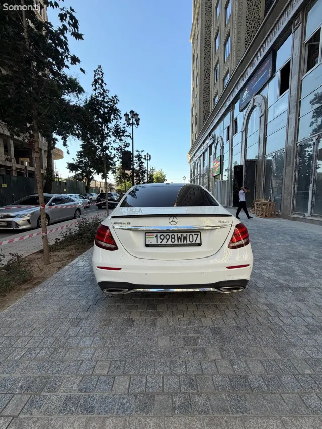 Mercedes-Benz E class 2017 · 2.0 AT