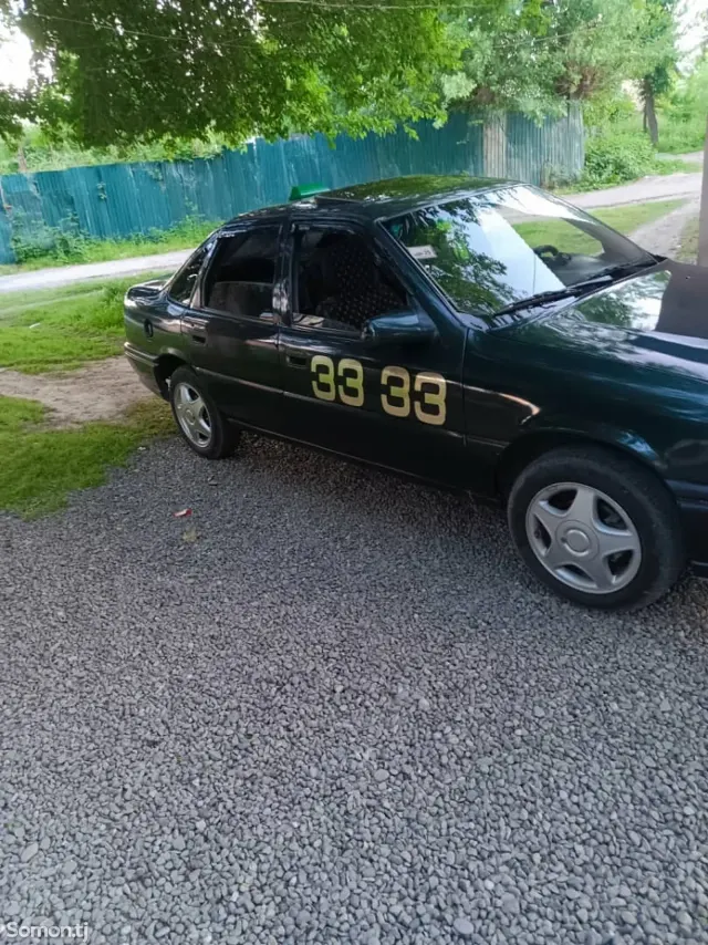 Opel Vectra A 1995 · 1.6 MT