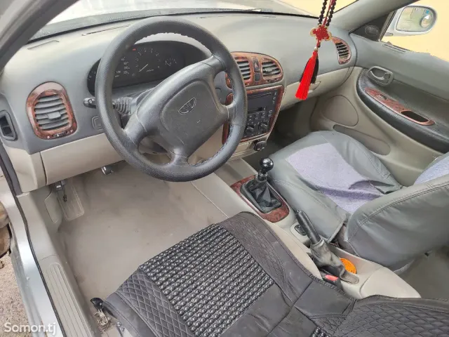 Daewoo Nubira 2001 · 1.6 MT