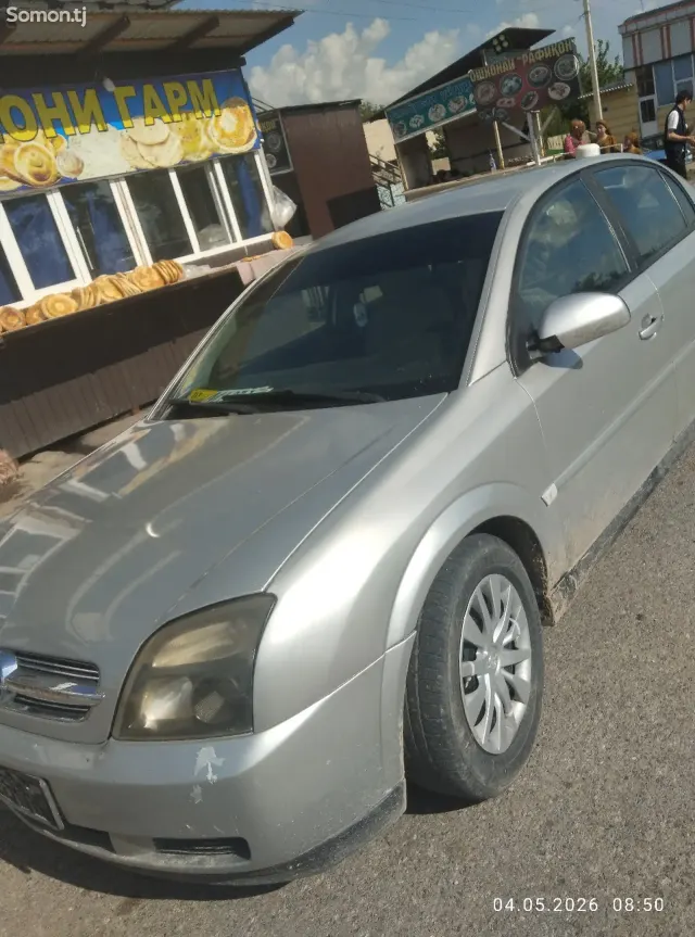 Opel Vectra C 2003 · 2.2 AT