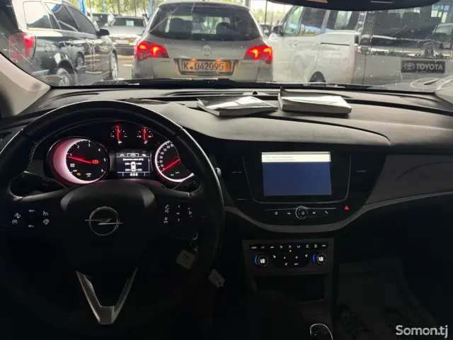 Opel Astra K 2018 · 1.6 MT