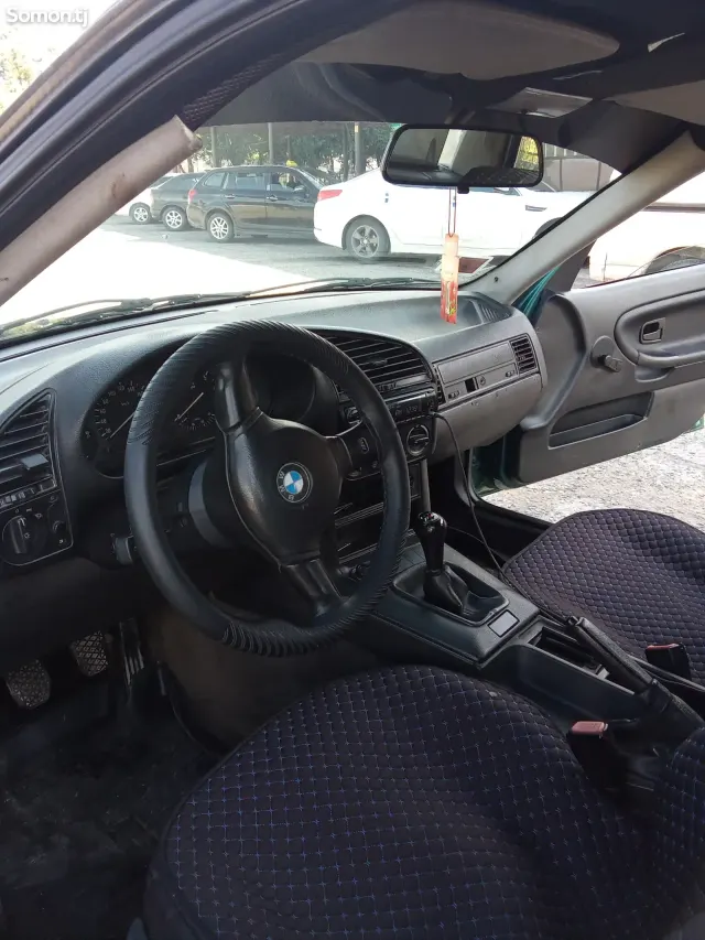 BMW 3 series 1992 · 1.6 MT