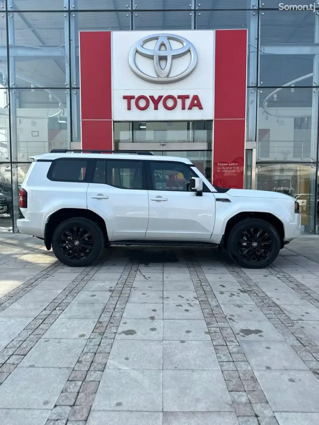 Toyota Land Cruiser Prado 2025 · 2.4 AT