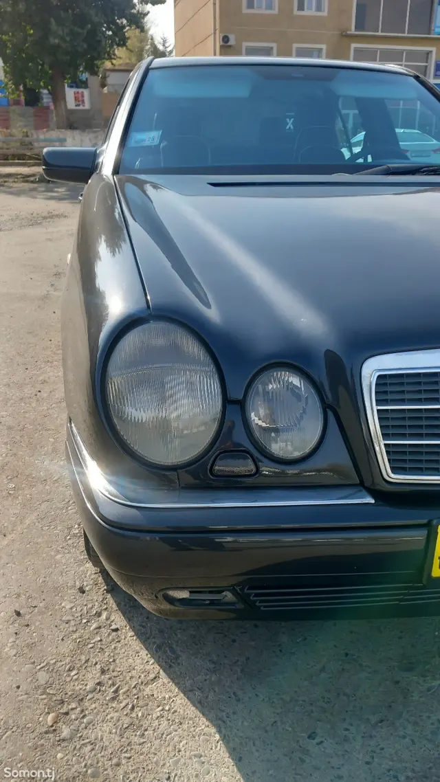 Mercedes-Benz E class 1996 · 2.0 MT