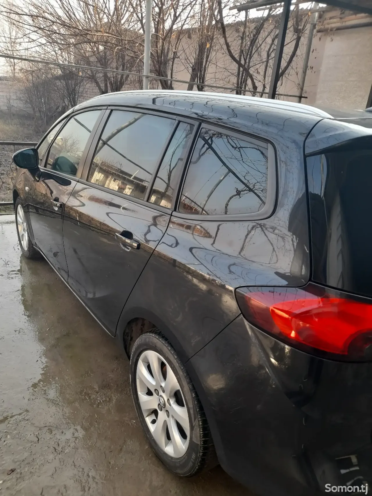Opel Zafira 2015 · 2.0 MT