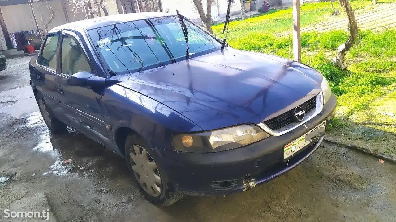 Opel Vectra B 1995 · 1.6 MT