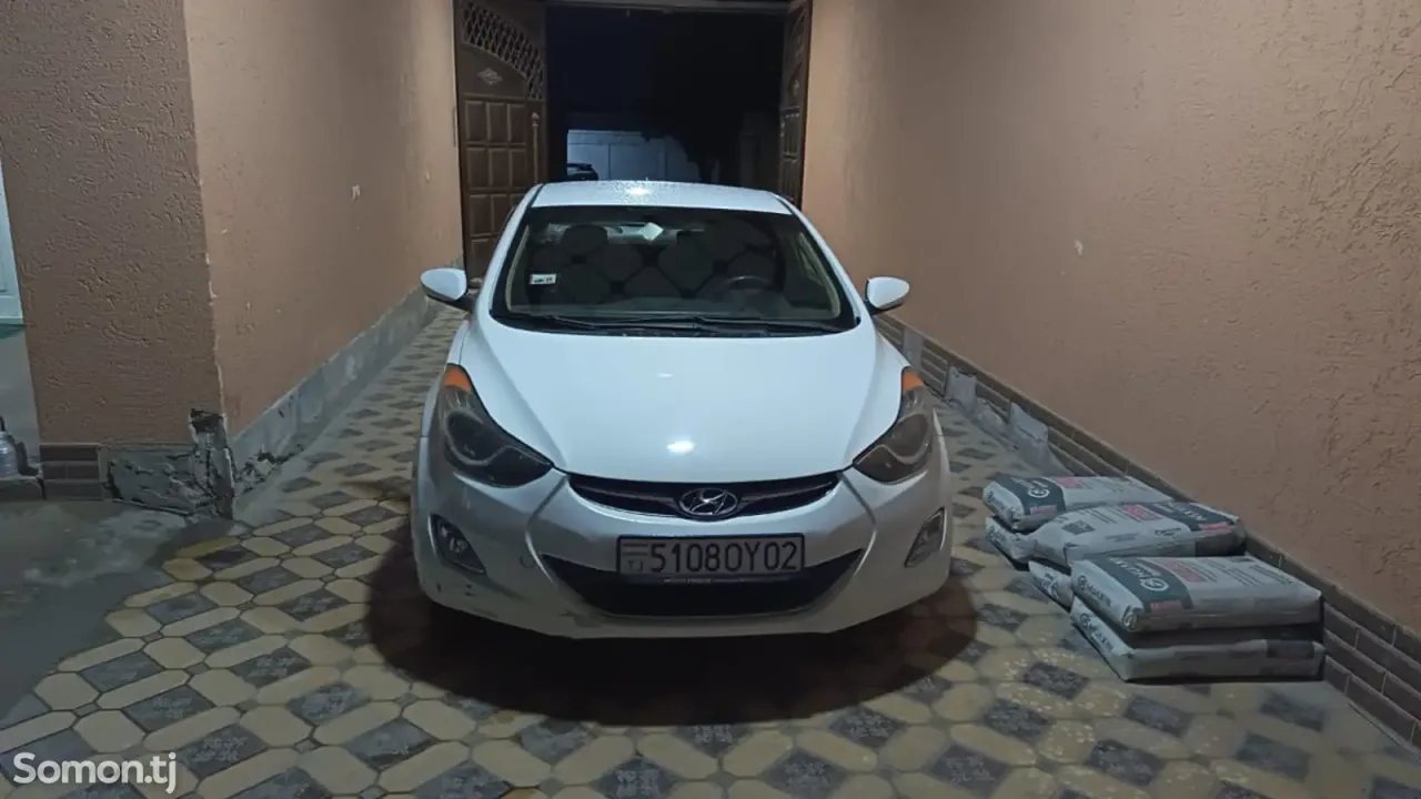 Hyundai Avante 2011 · 1.8 AT