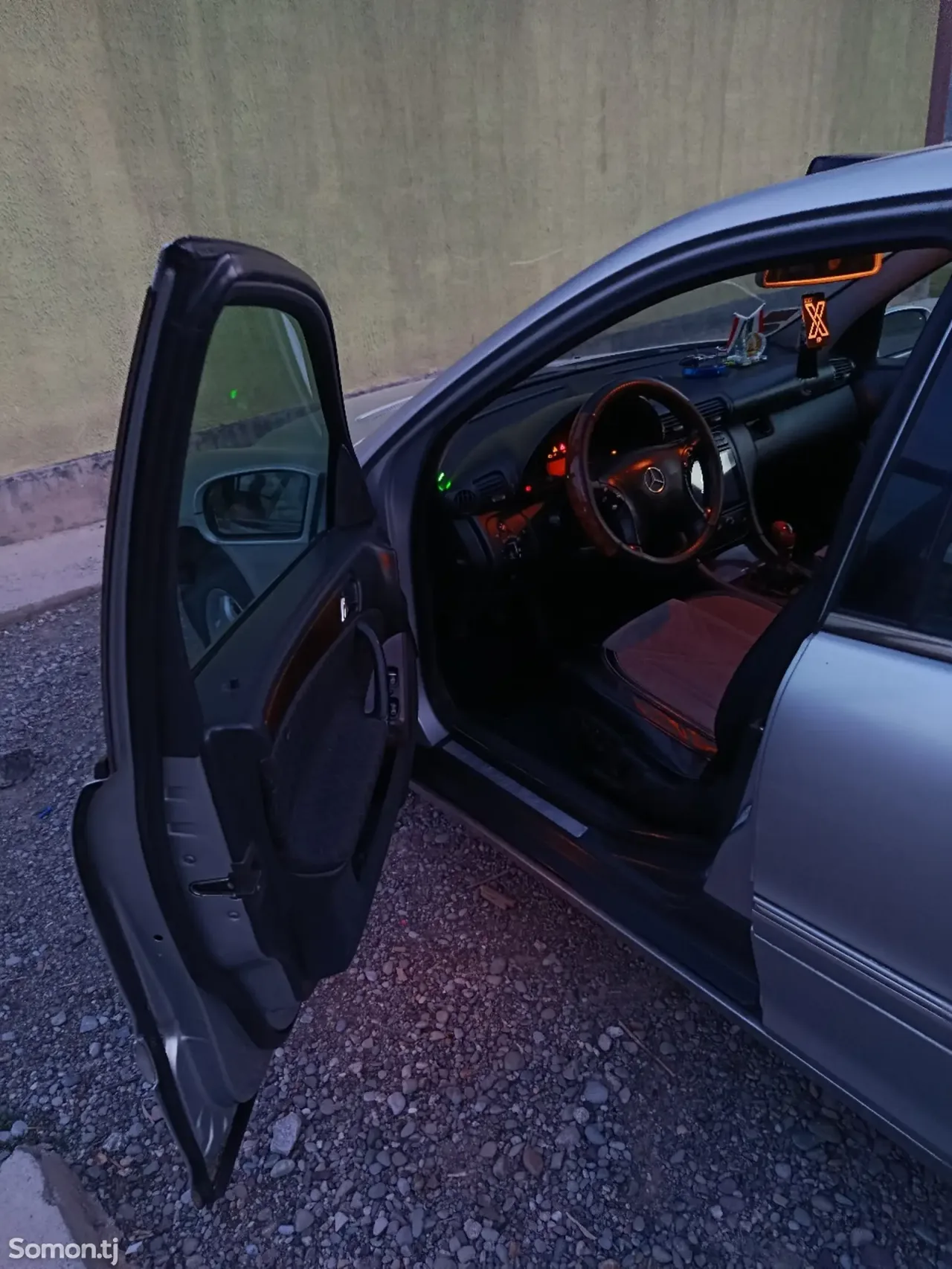 Mercedes-Benz C class 2001 · 2.3 MT