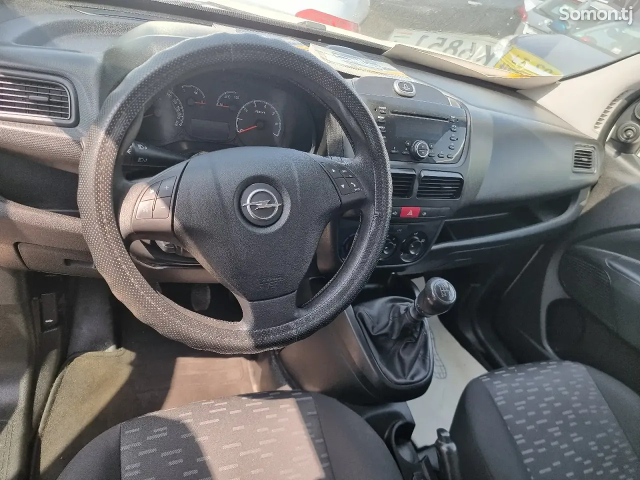 Opel Combo 2017 · 1.4 MT