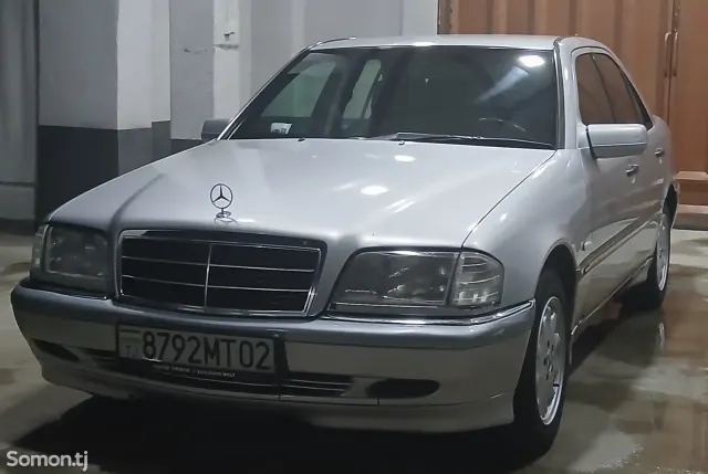 Mercedes-Benz C class 2000 · 2.0 MT